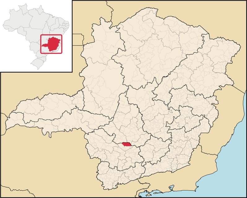 Mapa de Minas Gerais com Candeias marcada em vermelho