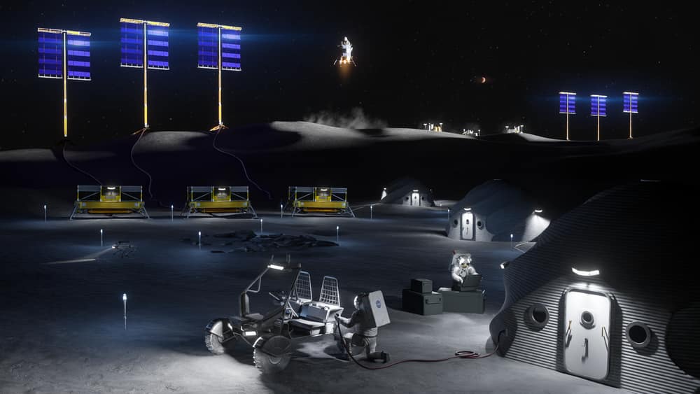Ilustração noturna de uma base lunar com casas em cúpula impressas, painéis solares em torres altas e um jipe