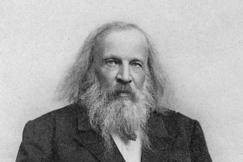 Retrato de Dmitri Mendeleev, de barba longa