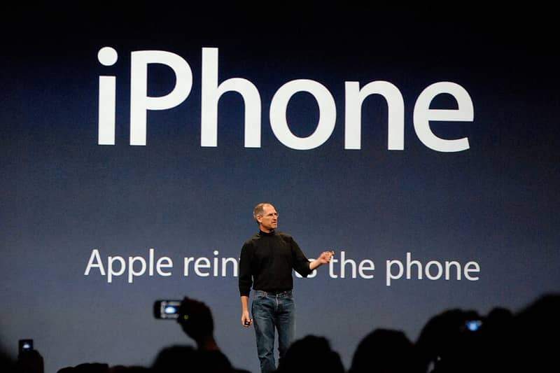 Jobs apresenta o iPhone, em janeiro de 2007.