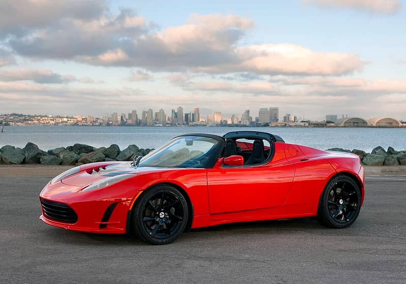 O Tesla Roadster, primeiro carro da Tesla (2008).